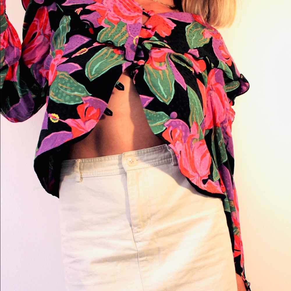 Silk button down reversible flounce blouse. Size sm-med